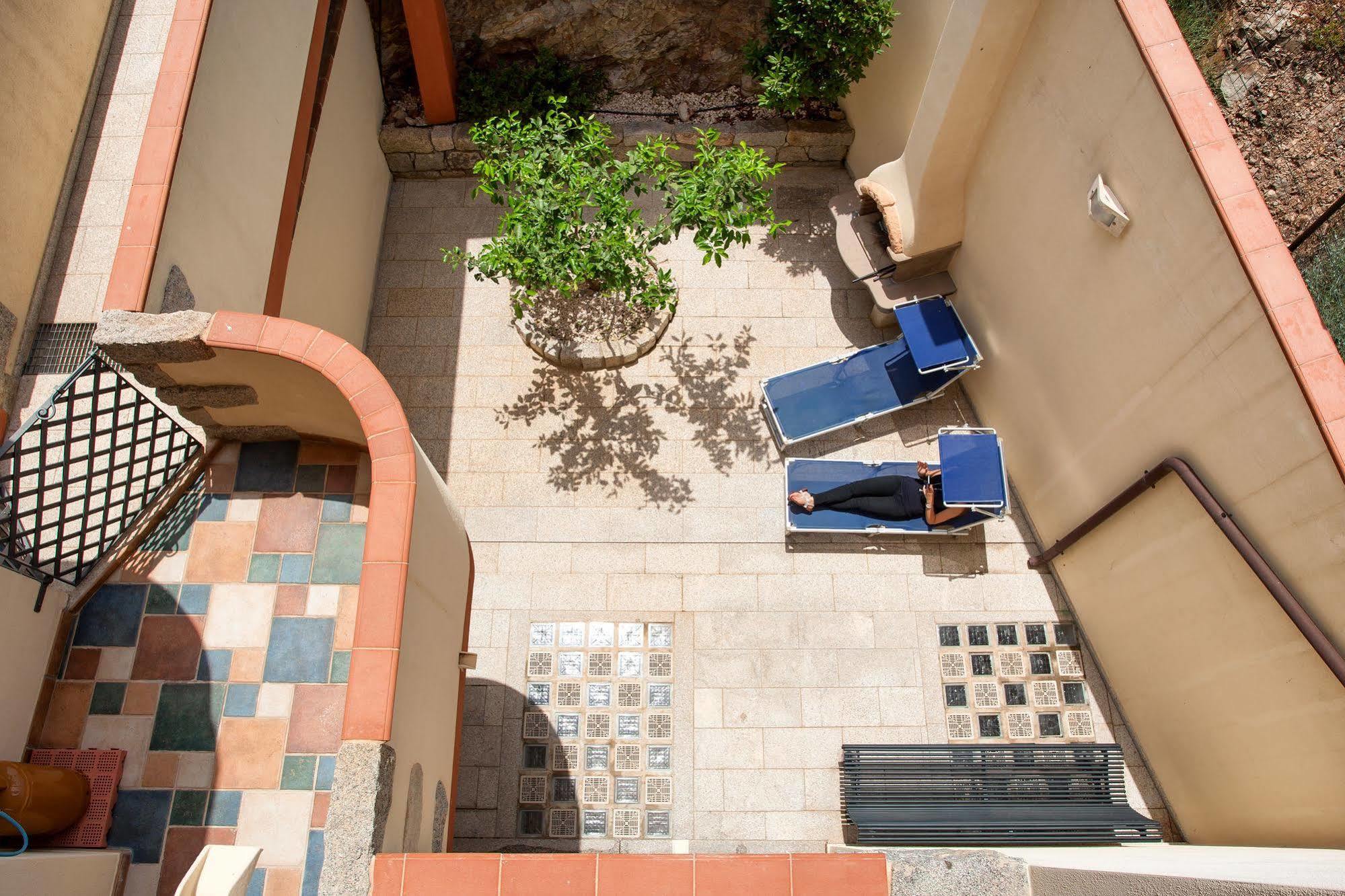 Residenza Petrera Aparthotel Muravera Exterior photo
